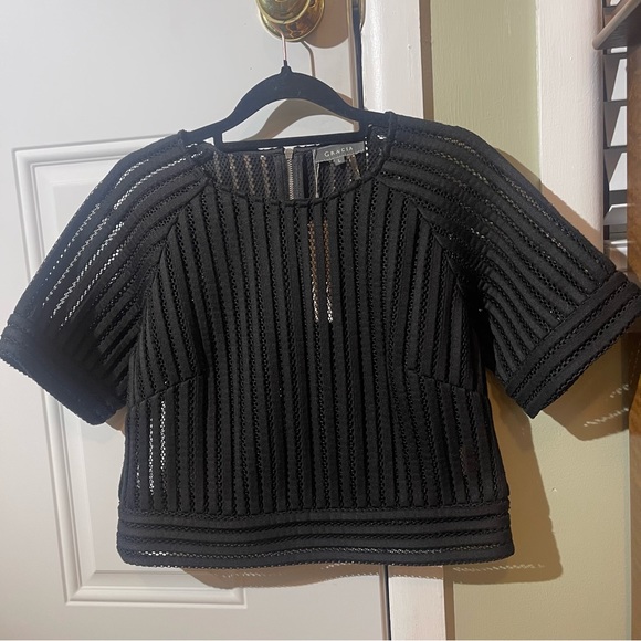 Gracia Tops - NWT Gracia Black Lace Crop Top, Size Large